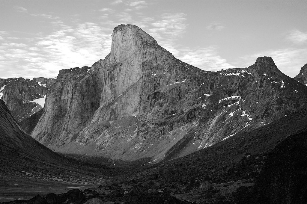 Mount_Thor-black-white